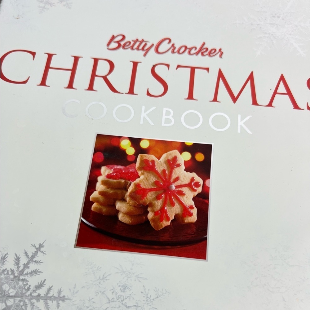 Betty Crocker‎ Christmas Cookbook by Betty Crocker Editors 2006 Hardcover - Picture 2 of 12